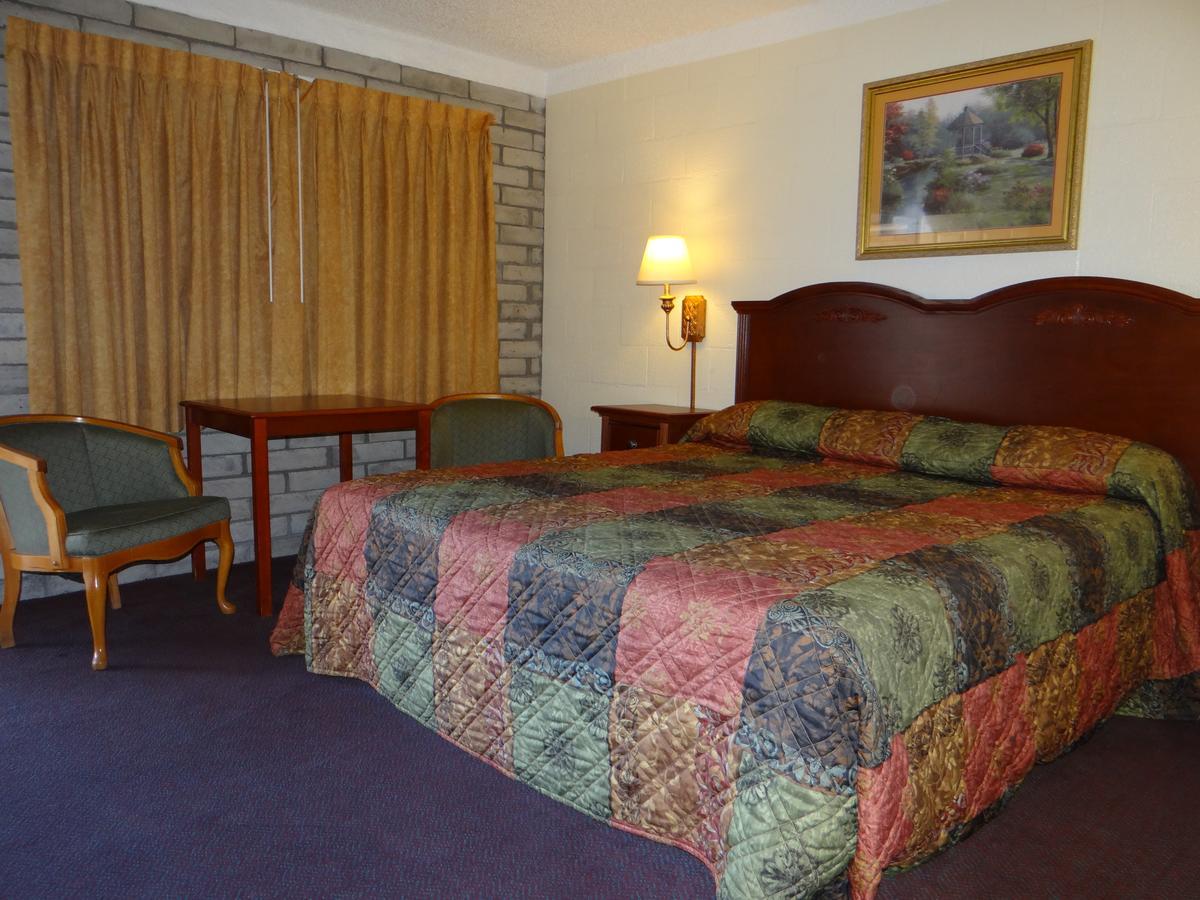 Economy Inn Corning Exteriör bild